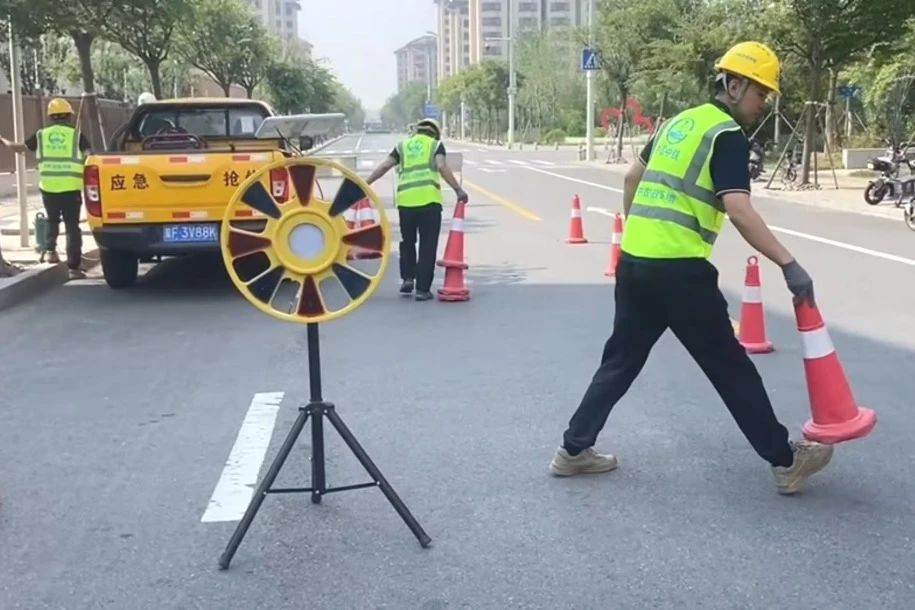 1752483685963181.jpg 雄安新區(qū)容西管網清淤及日常維護項目開展防汛應急演練活動.jpg